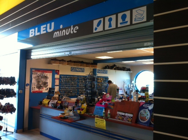 BLEU MINUTE - MR DERRIENNIC